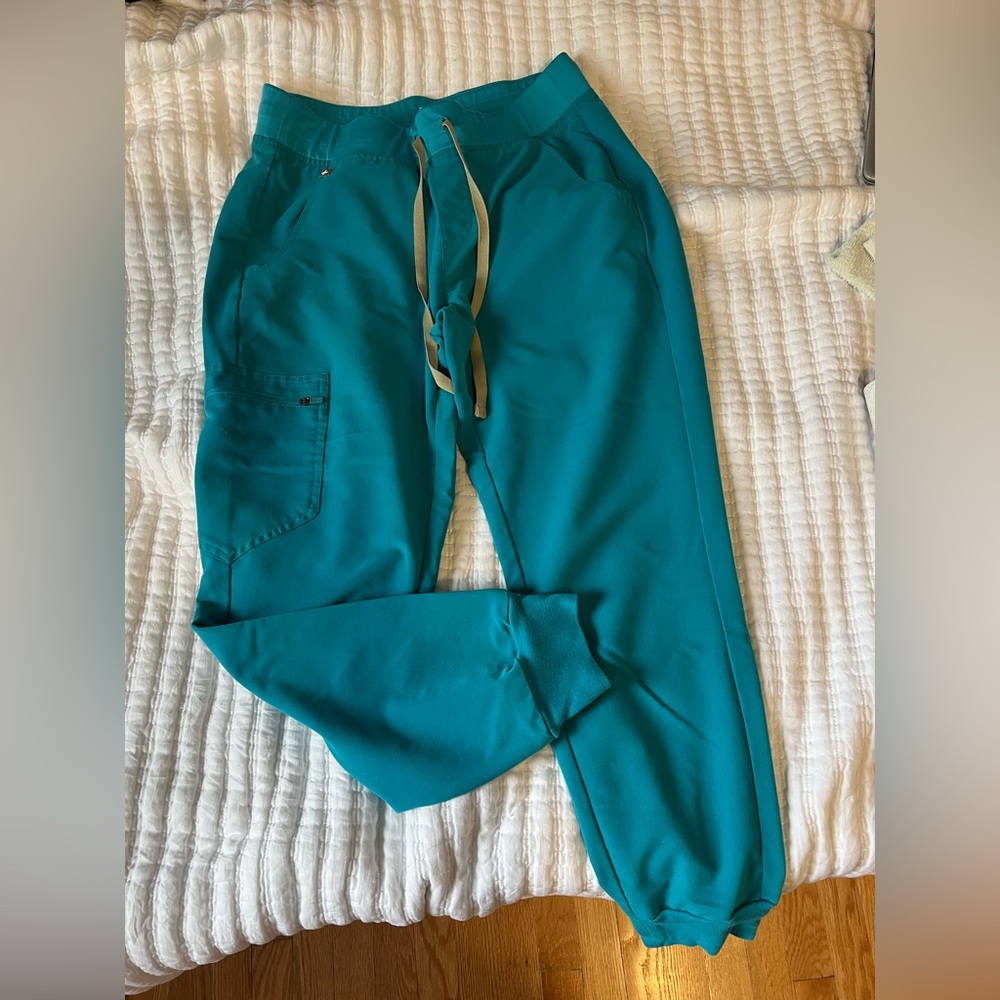 FIGS SCRUB PANTS